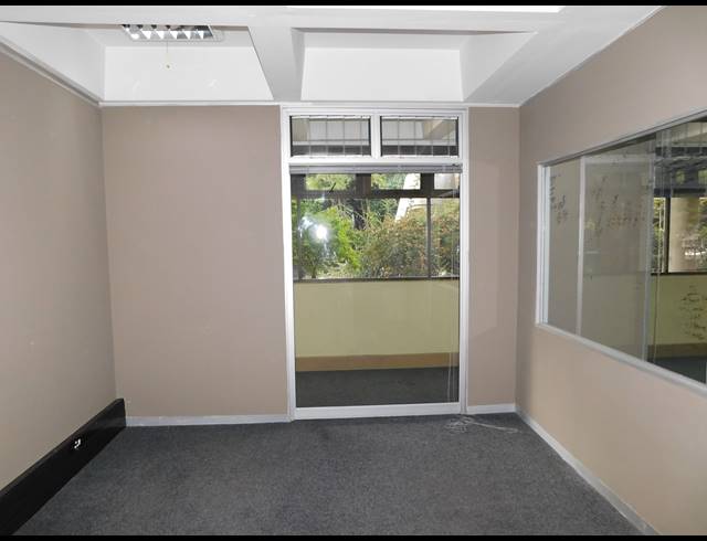 108M² OFFICE TO LET IN FERNDALE